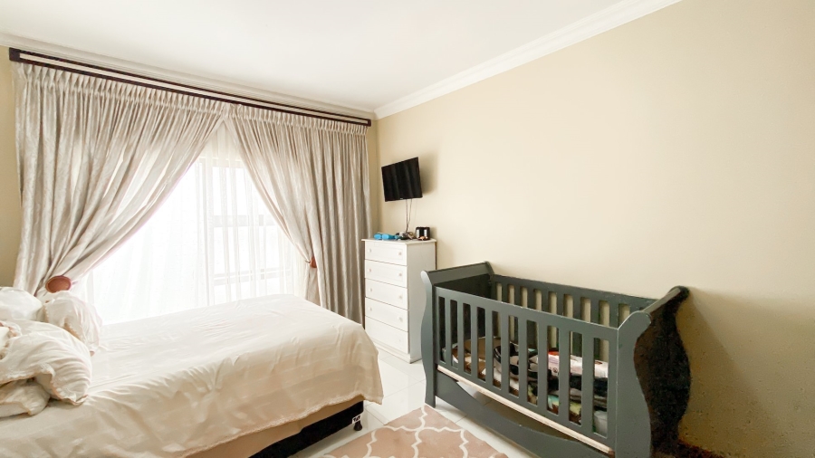 5 Bedroom Property for Sale in Theresa Park Gauteng