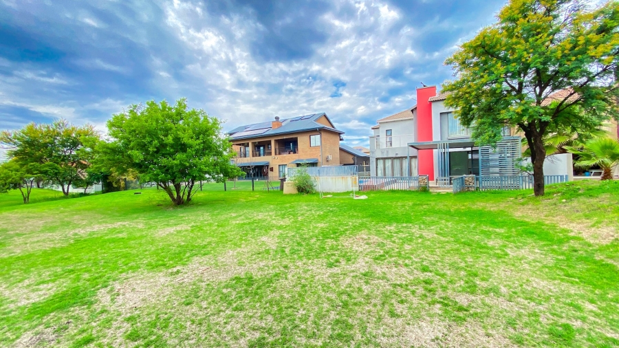 5 Bedroom Property for Sale in Theresa Park Gauteng