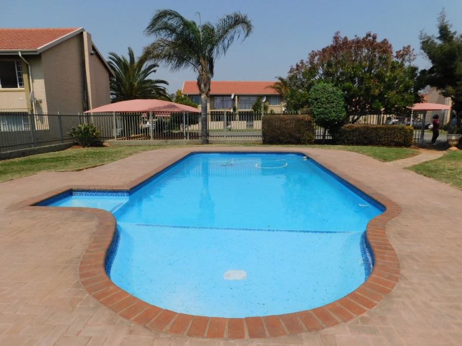2 Bedroom Property for Sale in Moreleta Park Gauteng