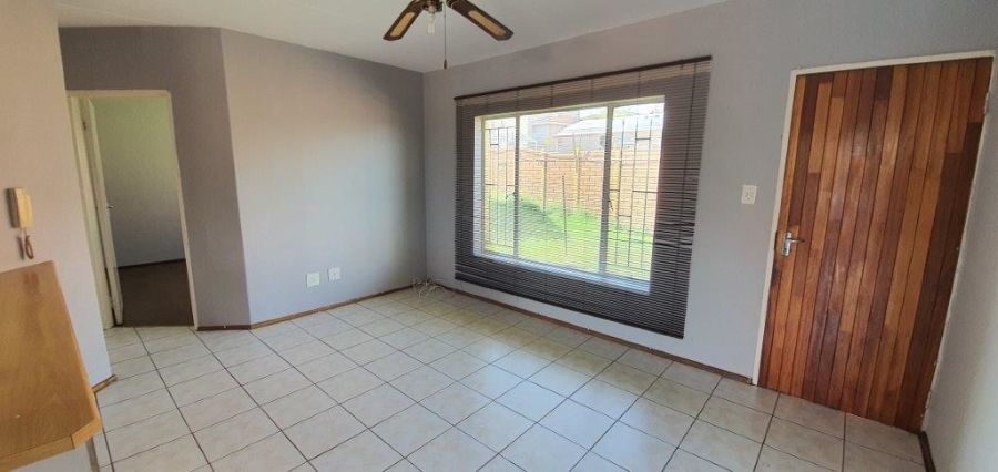 To Let 2 Bedroom Property for Rent in Groblerpark Gauteng