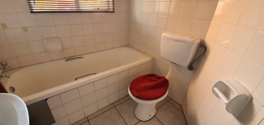 To Let 2 Bedroom Property for Rent in Groblerpark Gauteng