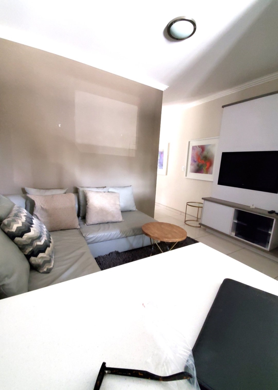 1 Bedroom Property for Sale in Morningside Manor Gauteng