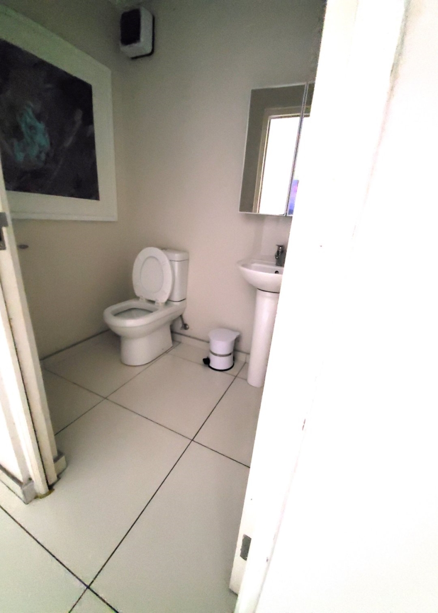 1 Bedroom Property for Sale in Morningside Manor Gauteng