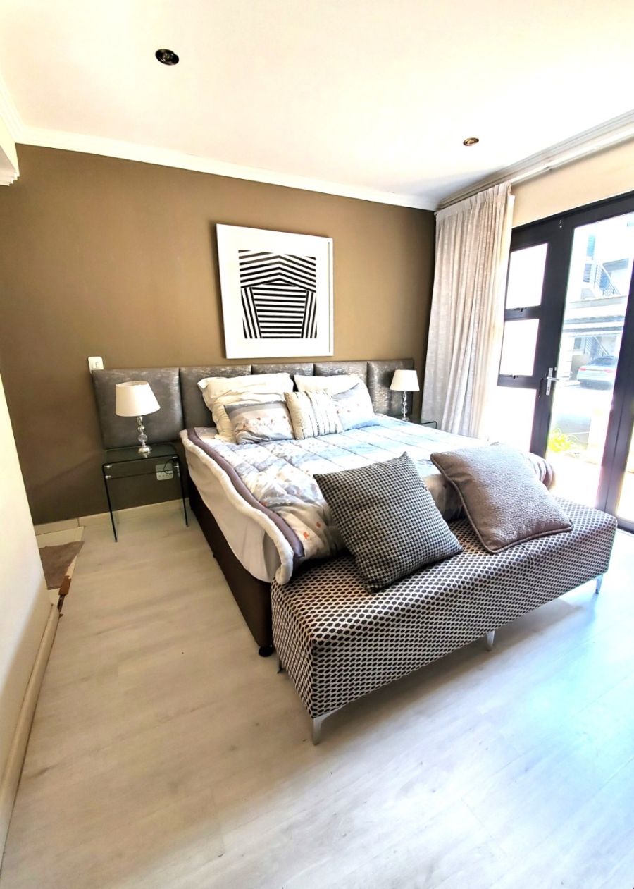 1 Bedroom Property for Sale in Morningside Manor Gauteng
