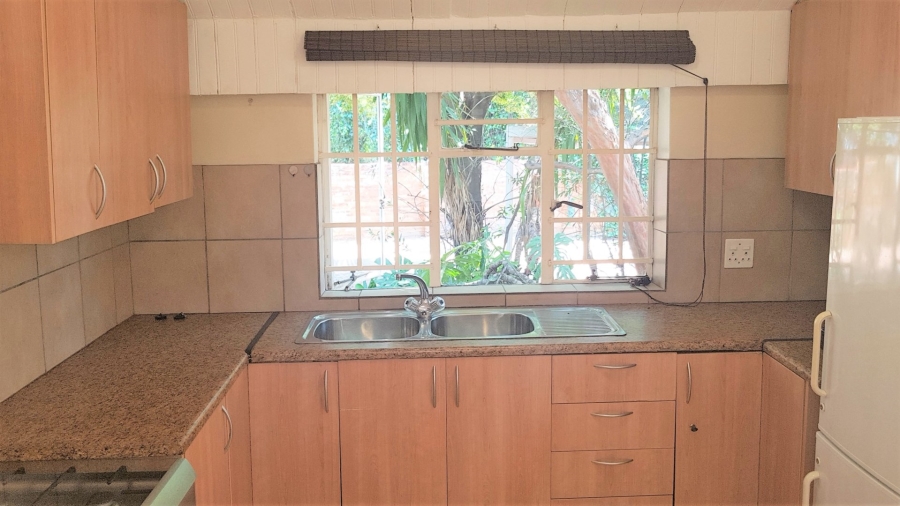 To Let 2 Bedroom Property for Rent in Melrose North Gauteng