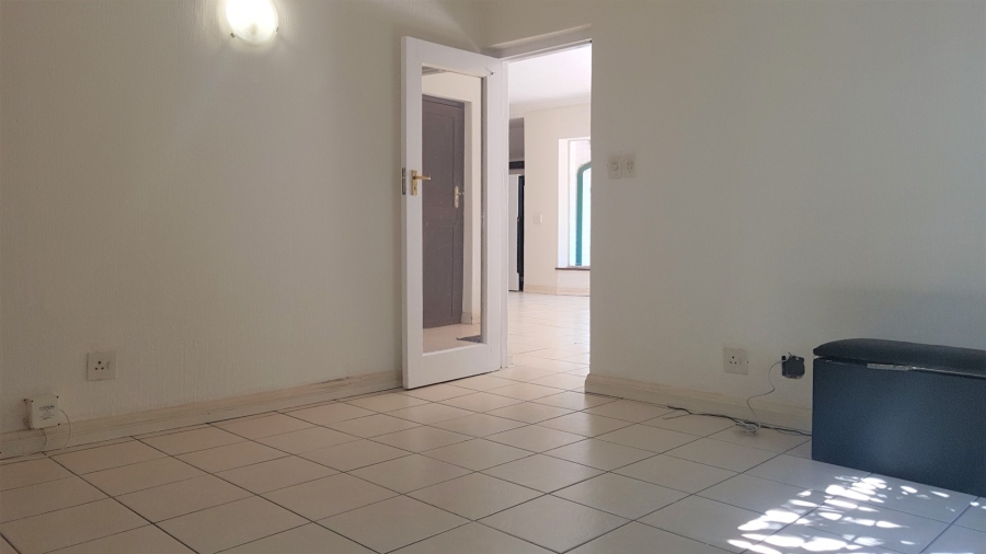 To Let 2 Bedroom Property for Rent in Melrose North Gauteng