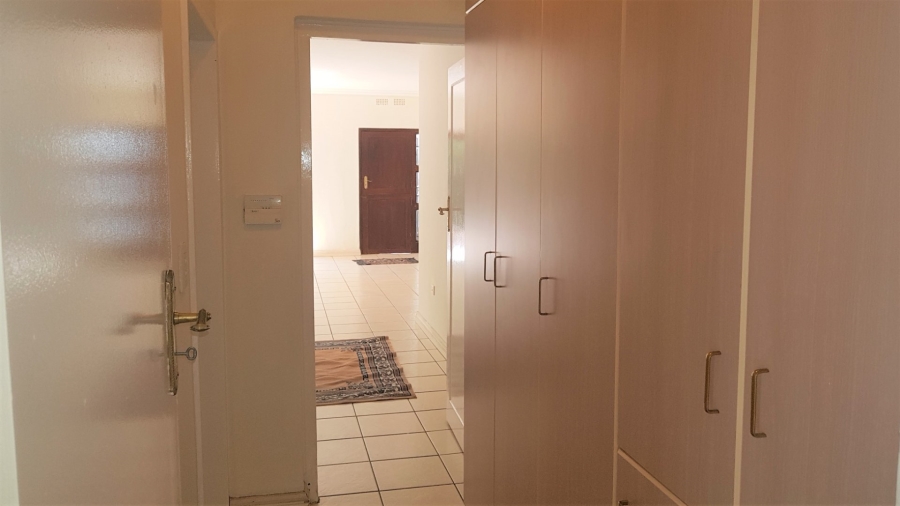 To Let 2 Bedroom Property for Rent in Melrose North Gauteng