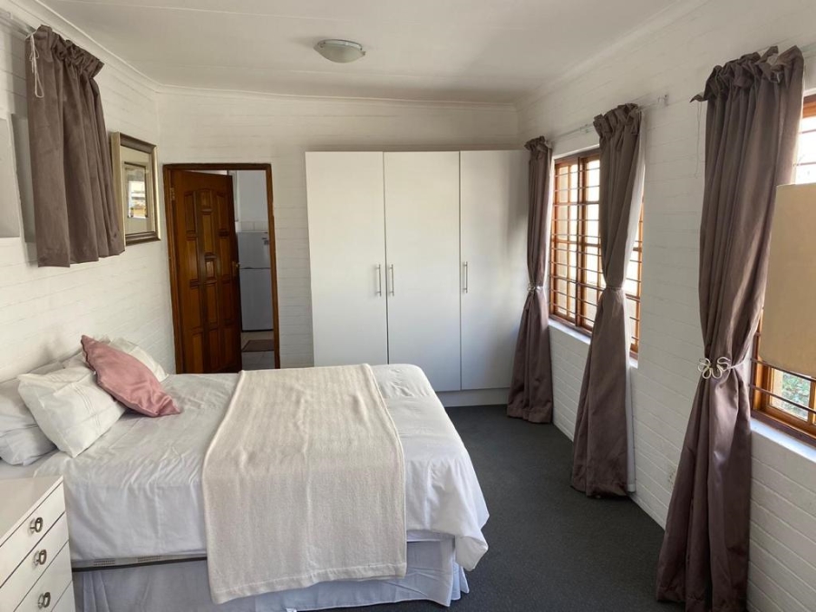 1 Bedroom Property for Sale in Waverley Gauteng