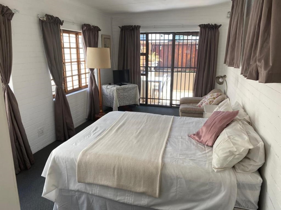1 Bedroom Property for Sale in Waverley Gauteng