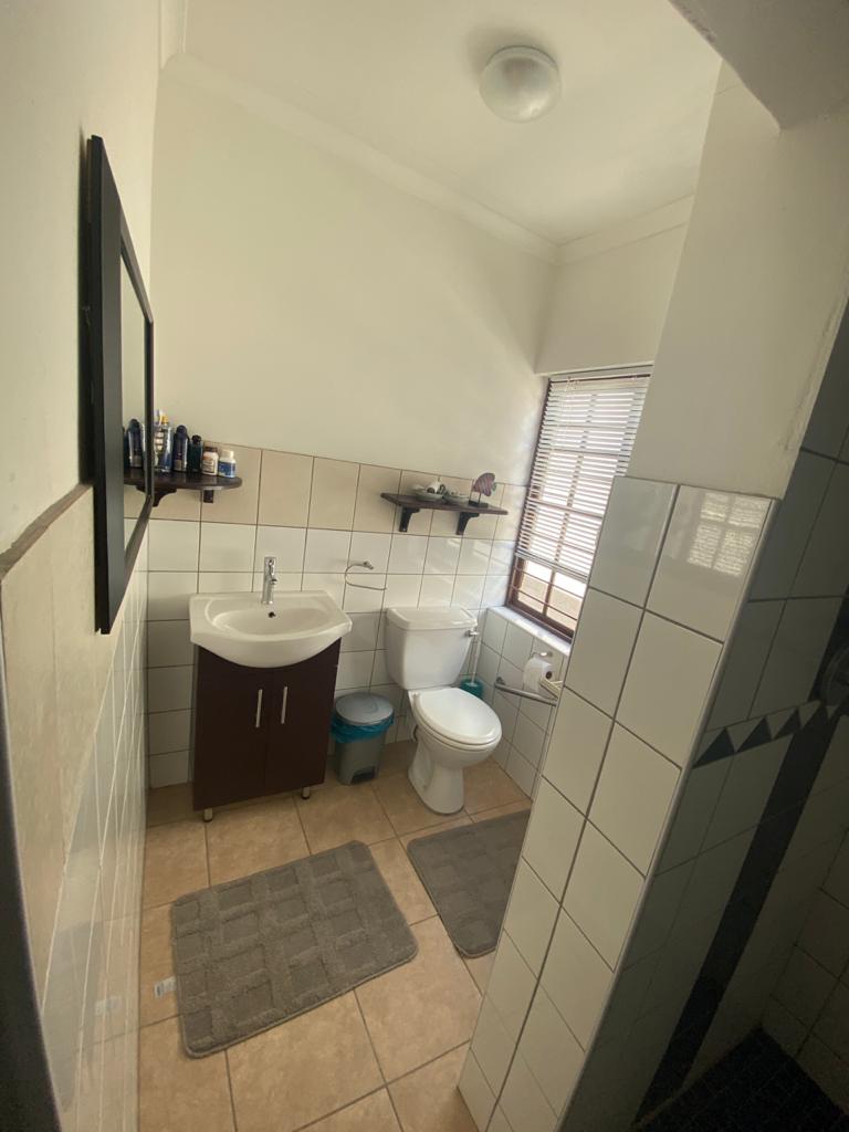 1 Bedroom Property for Sale in Waverley Gauteng
