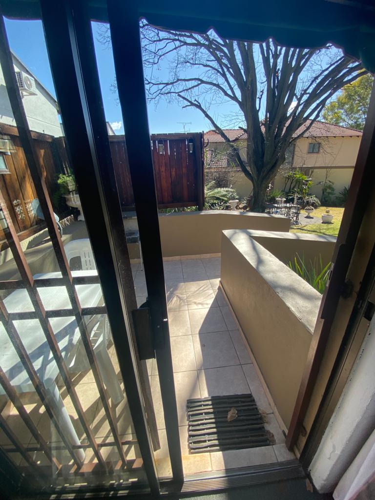 1 Bedroom Property for Sale in Waverley Gauteng