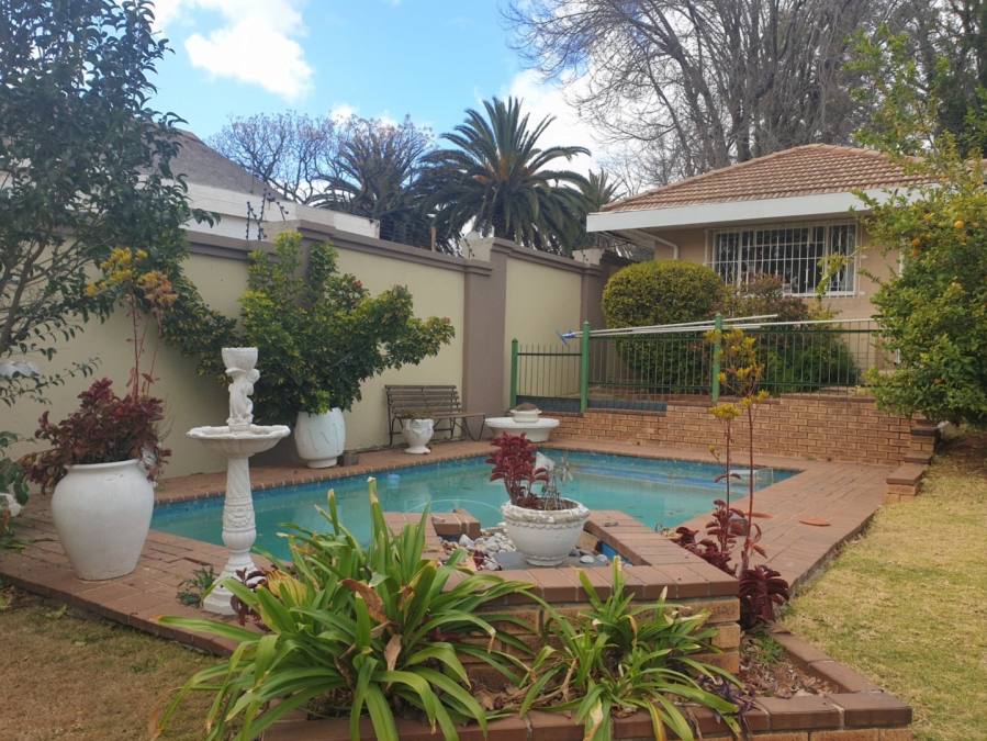1 Bedroom Property for Sale in Waverley Gauteng