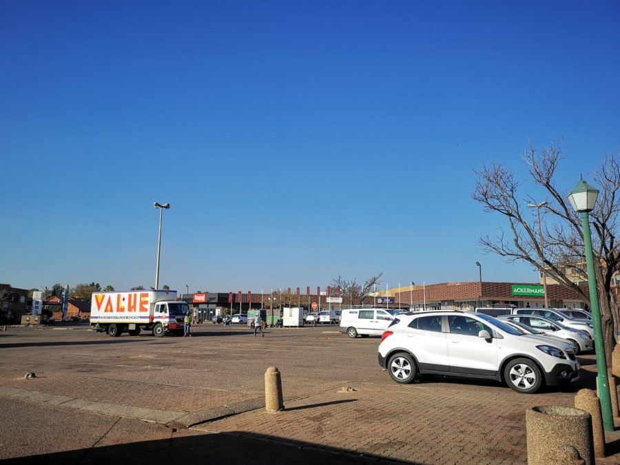 To Let commercial Property for Rent in Wierda Park Gauteng