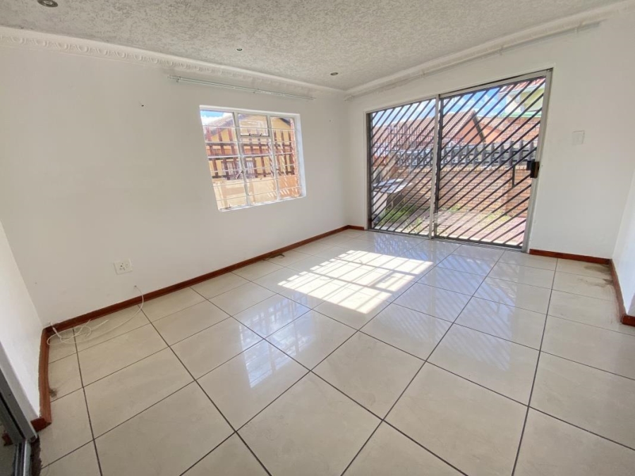 4 Bedroom Property for Sale in Ormonde Gauteng
