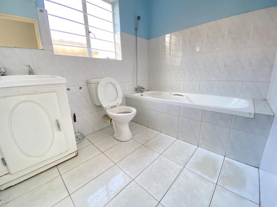 4 Bedroom Property for Sale in Ormonde Gauteng