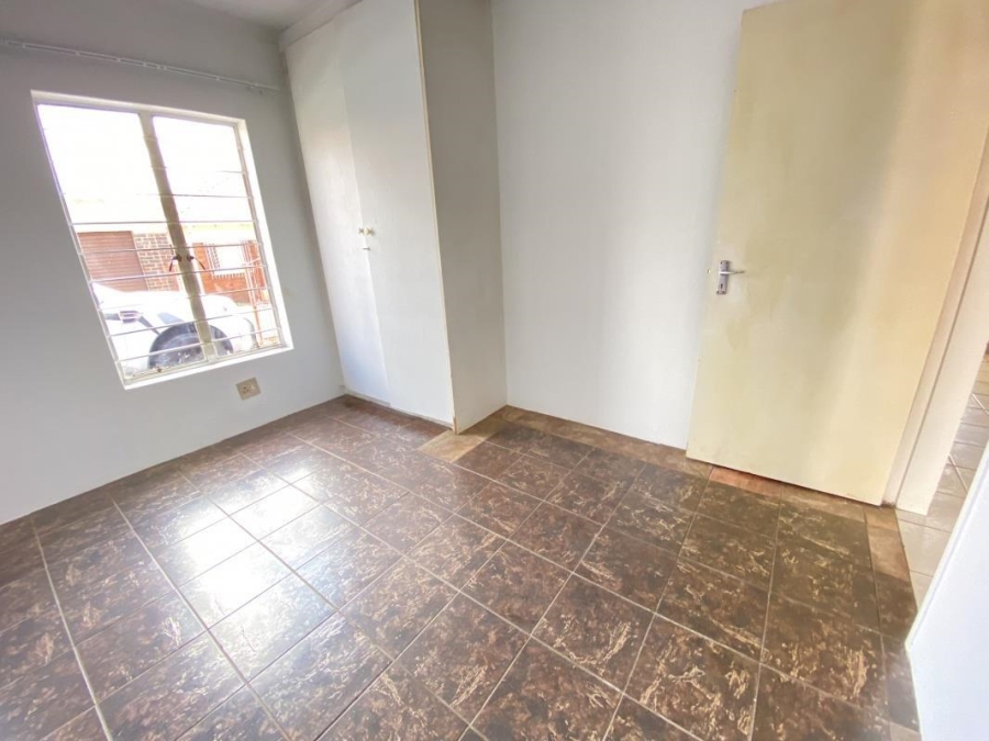 4 Bedroom Property for Sale in Ormonde Gauteng