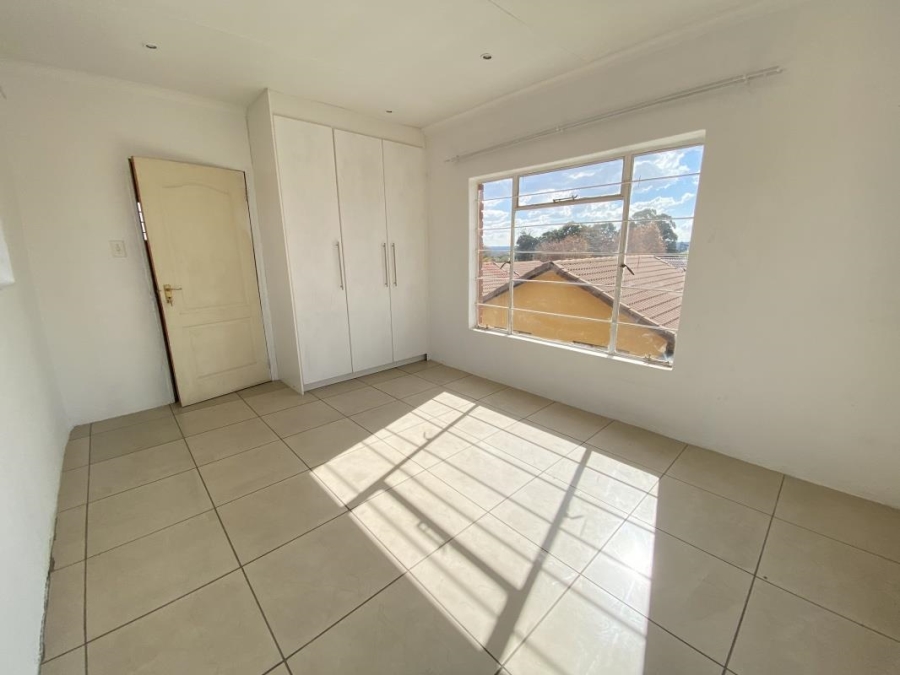 4 Bedroom Property for Sale in Ormonde Gauteng