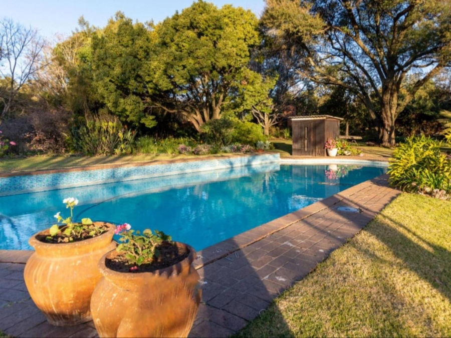 6 Bedroom Property for Sale in Glen Austin Gauteng