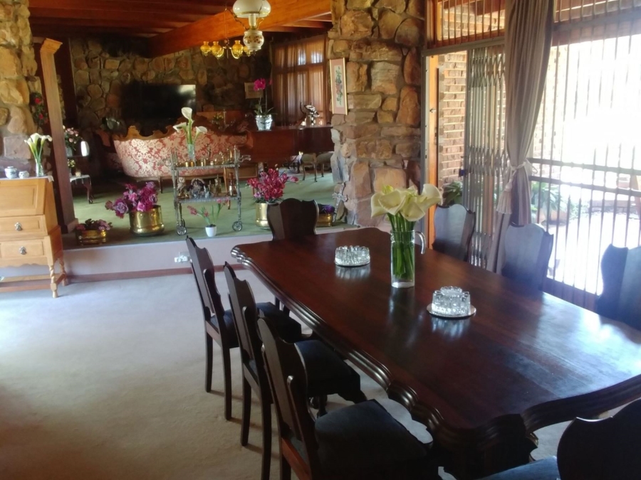 6 Bedroom Property for Sale in Glen Austin Gauteng