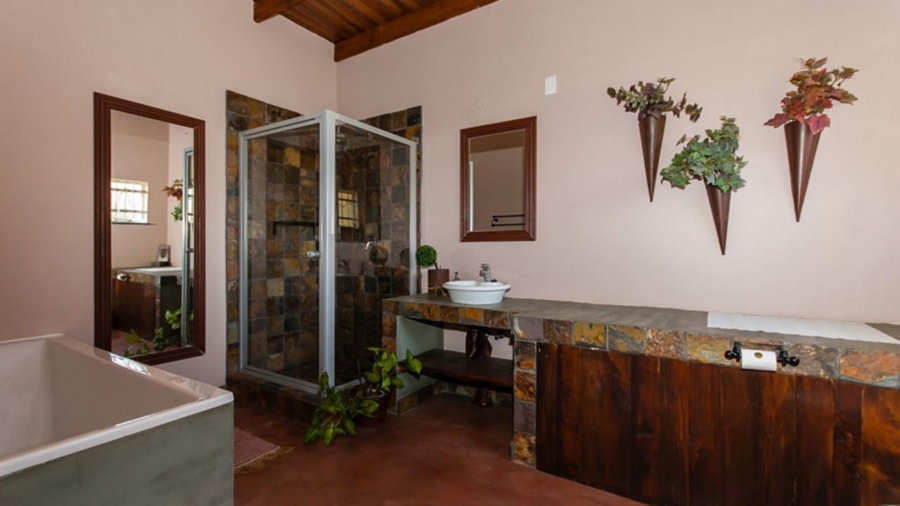 6 Bedroom Property for Sale in Glen Austin Gauteng