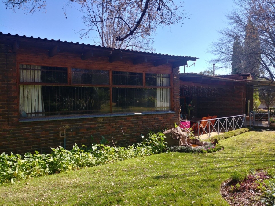 6 Bedroom Property for Sale in Glen Austin Gauteng