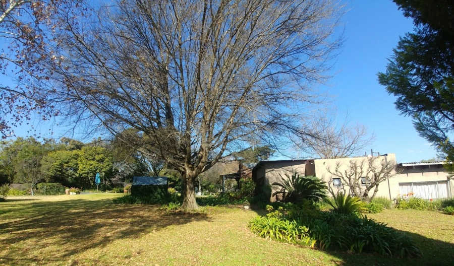 6 Bedroom Property for Sale in Glen Austin Gauteng