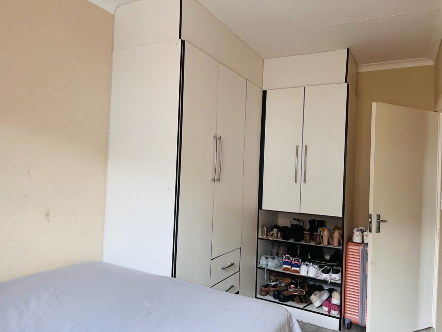 2 Bedroom Property for Sale in Clayville Gauteng