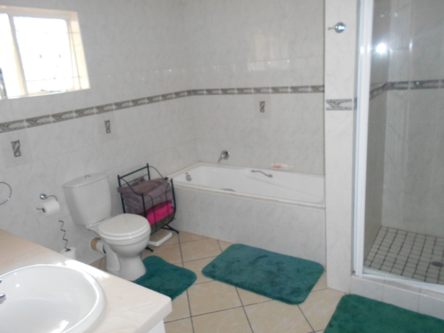 4 Bedroom Property for Sale in Lyttelton Manor Gauteng