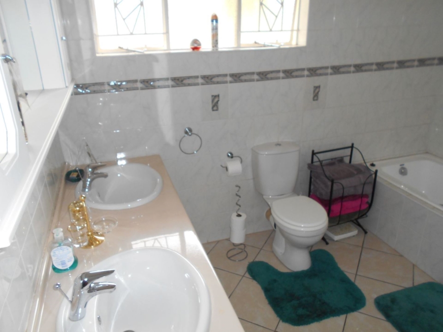 4 Bedroom Property for Sale in Lyttelton Manor Gauteng