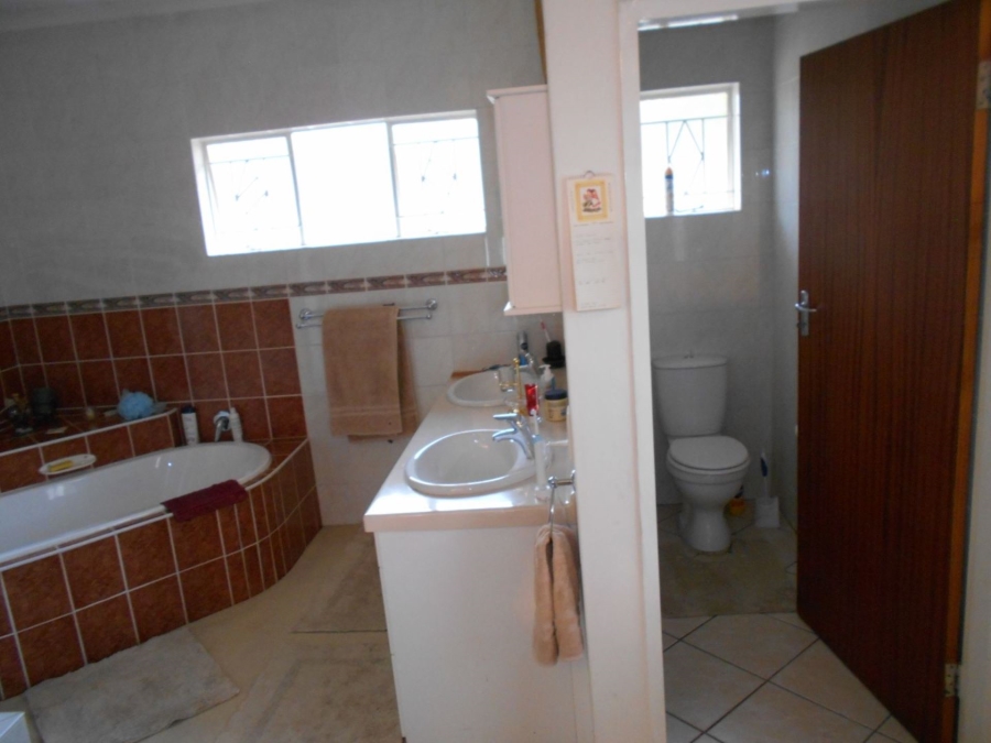 4 Bedroom Property for Sale in Lyttelton Manor Gauteng