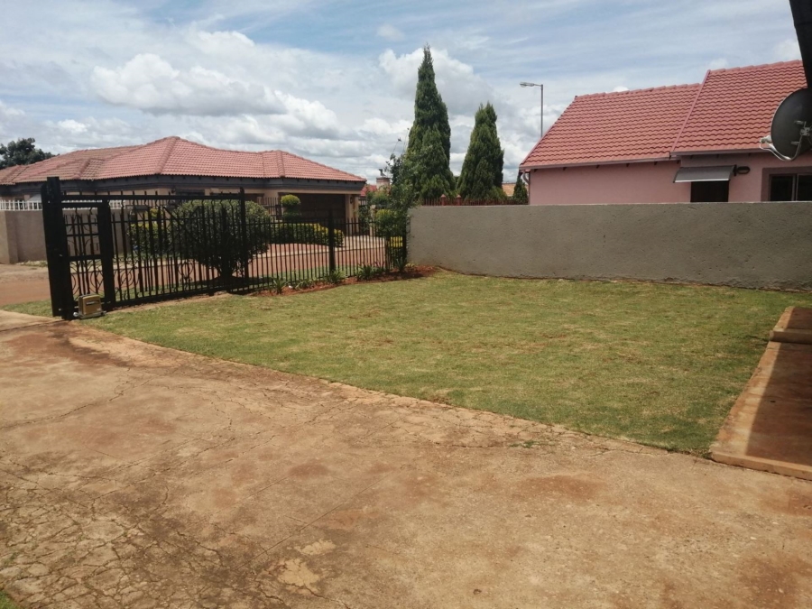2 Bedroom Property for Sale in The Orchards Gauteng