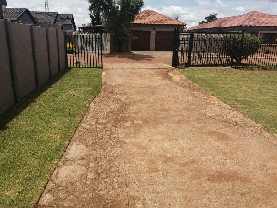 2 Bedroom Property for Sale in The Orchards Gauteng