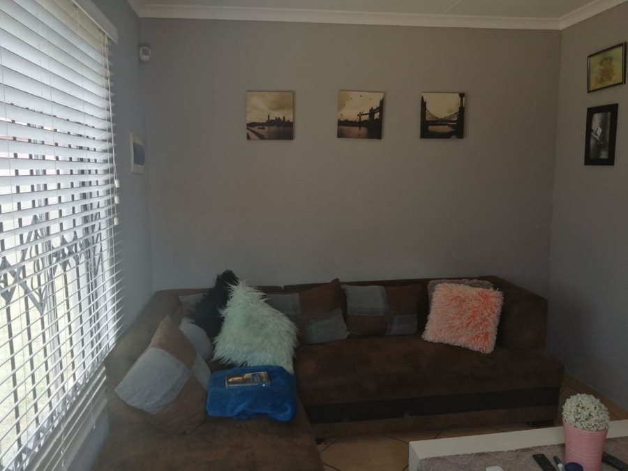 2 Bedroom Property for Sale in The Orchards Gauteng