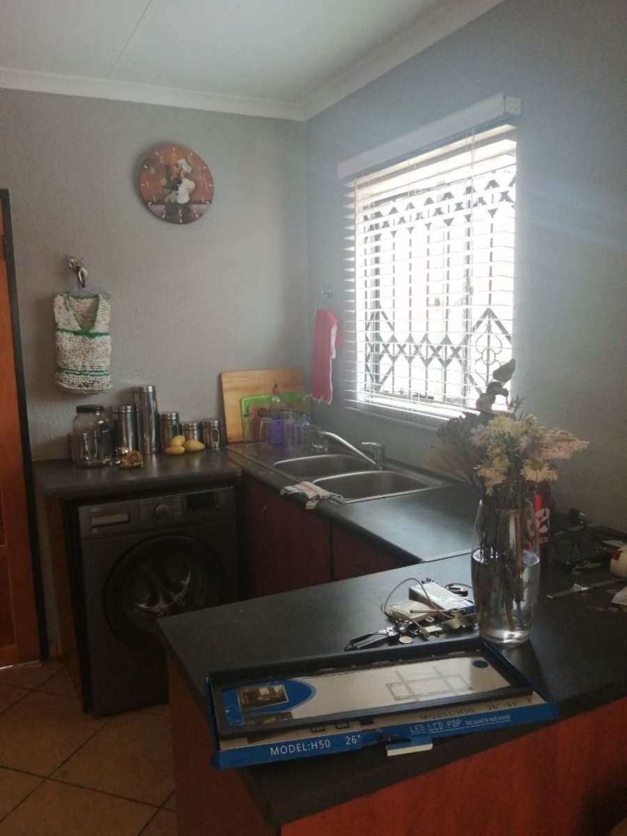 2 Bedroom Property for Sale in The Orchards Gauteng