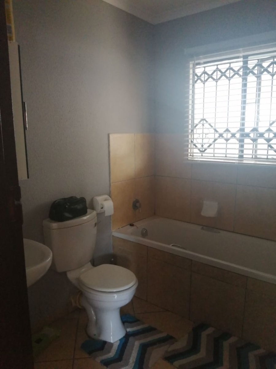 2 Bedroom Property for Sale in The Orchards Gauteng