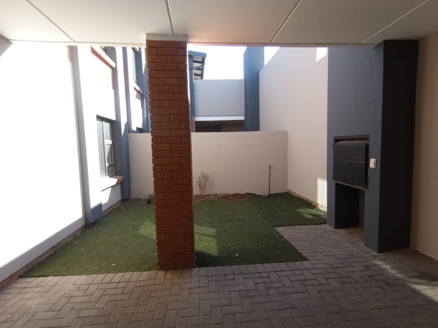 2 Bedroom Property for Sale in Terenure Gauteng