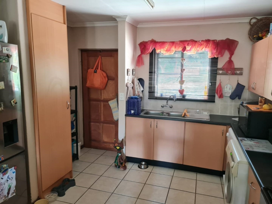 2 Bedroom Property for Sale in Rooihuiskraal North Gauteng
