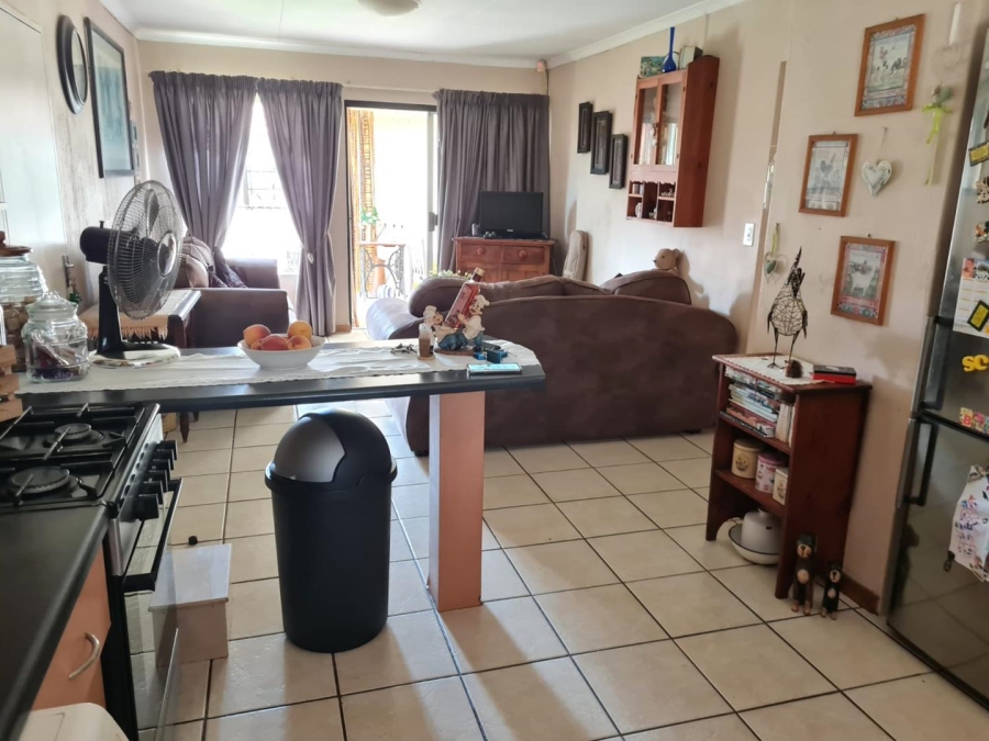 2 Bedroom Property for Sale in Rooihuiskraal North Gauteng
