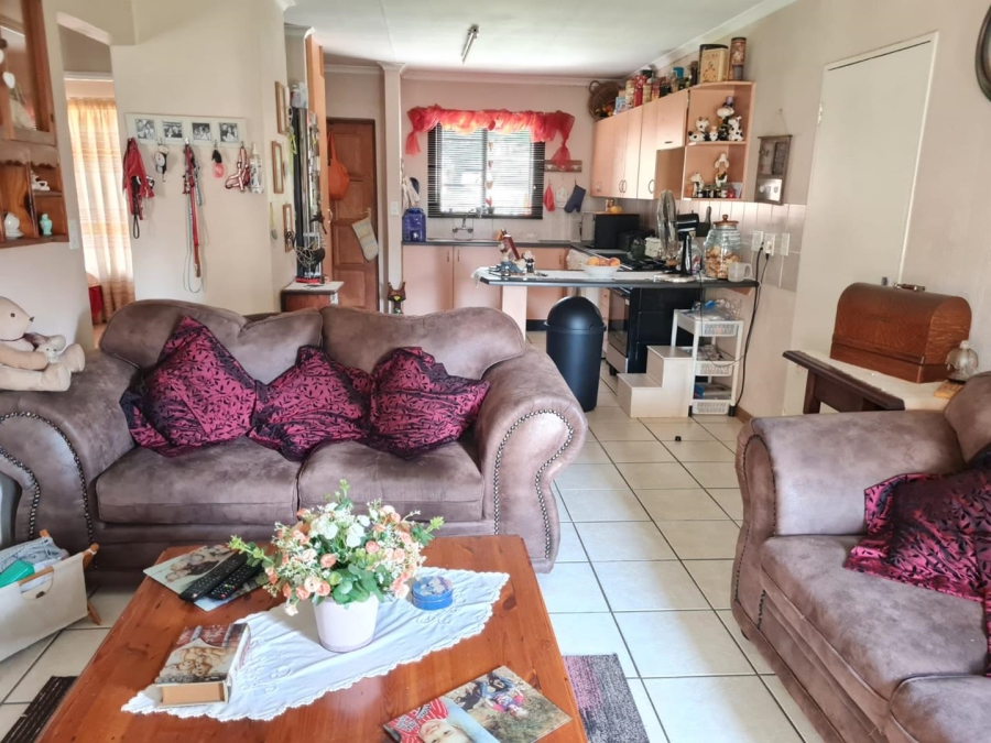 2 Bedroom Property for Sale in Rooihuiskraal North Gauteng
