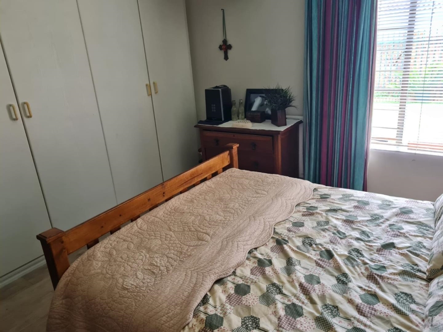 2 Bedroom Property for Sale in Rooihuiskraal North Gauteng