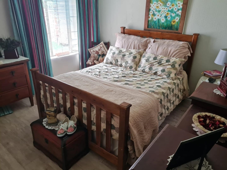 2 Bedroom Property for Sale in Rooihuiskraal North Gauteng