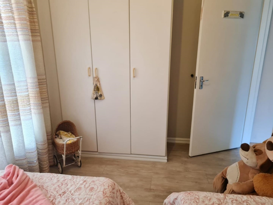 2 Bedroom Property for Sale in Rooihuiskraal North Gauteng