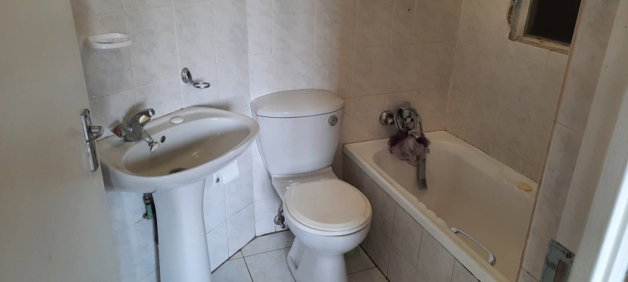 2 Bedroom Property for Sale in South Crest Gauteng