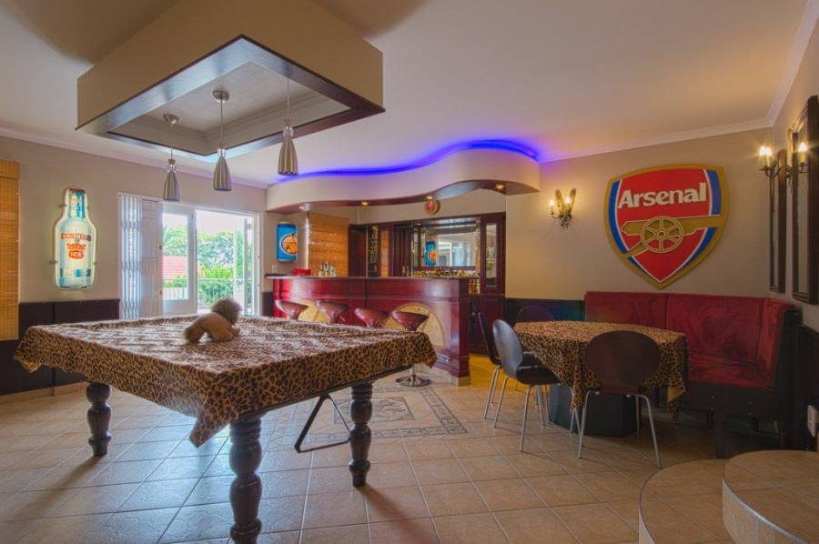 5 Bedroom Property for Sale in Linmeyer Gauteng