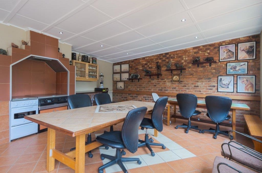 5 Bedroom Property for Sale in Linmeyer Gauteng
