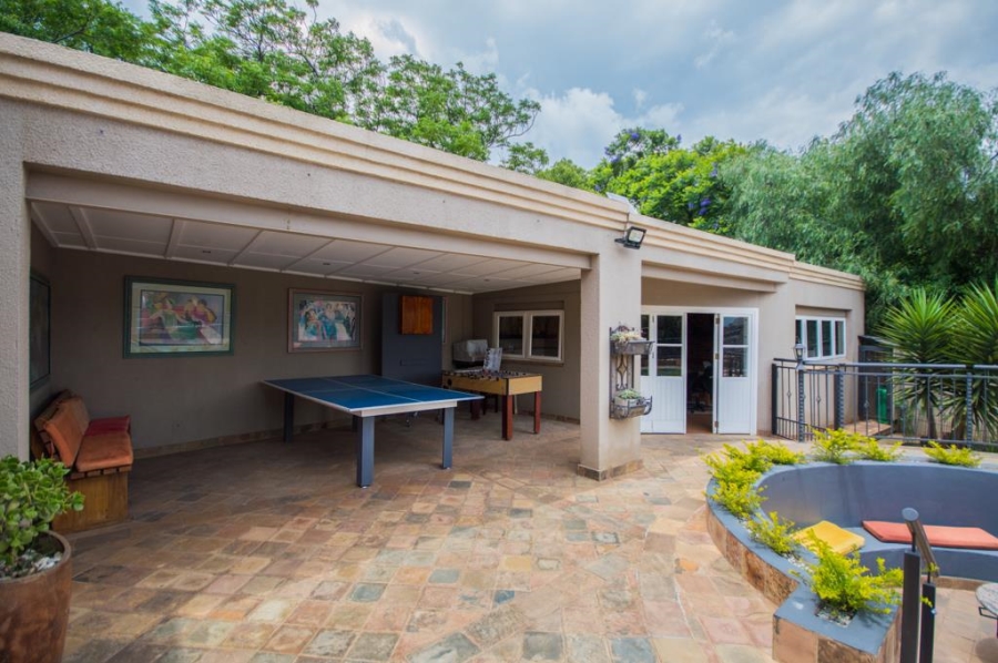 5 Bedroom Property for Sale in Linmeyer Gauteng
