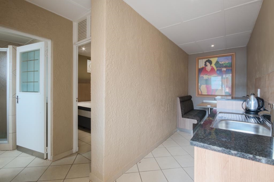 5 Bedroom Property for Sale in Linmeyer Gauteng