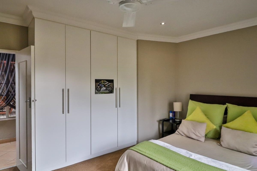 6 Bedroom Property for Sale in Eikenhof Gauteng
