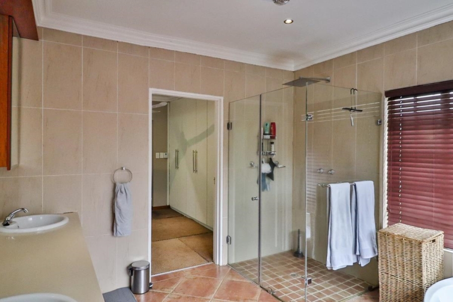 6 Bedroom Property for Sale in Eikenhof Gauteng