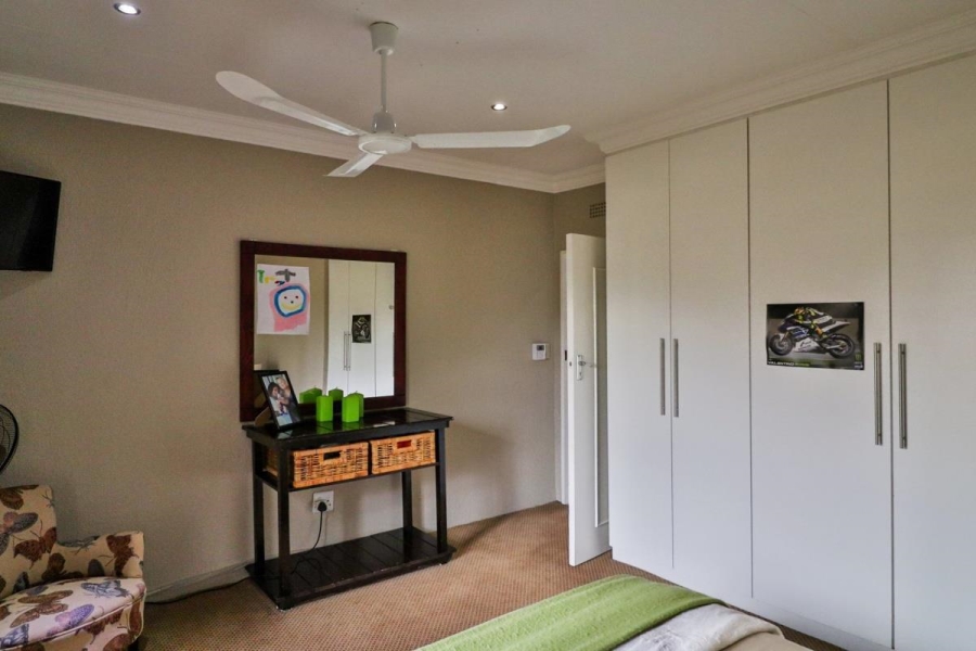 6 Bedroom Property for Sale in Eikenhof Gauteng
